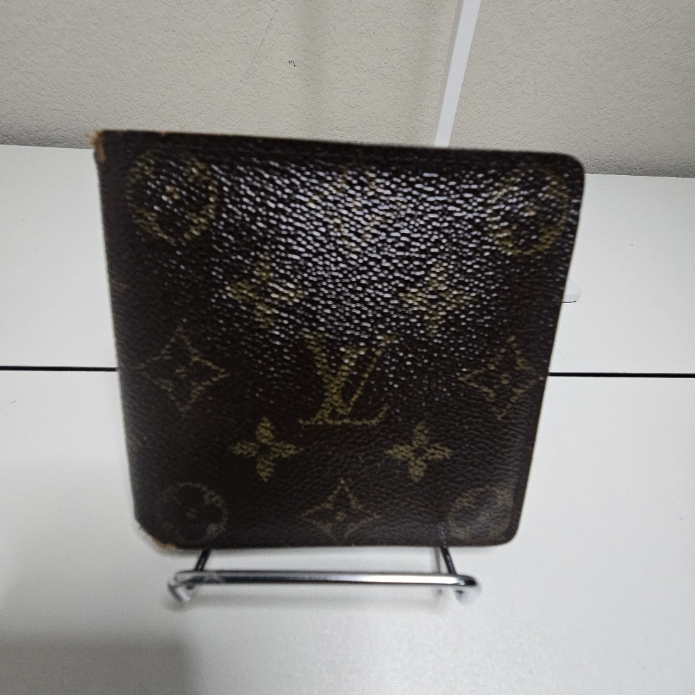 Louis Vuitton Monogram Bifold Wallet Mens/Womens
